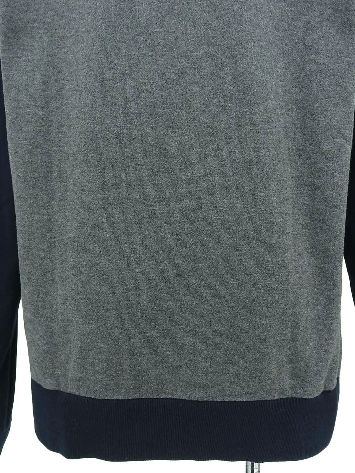 Logo design print raglan long sleeve top in gray/navy