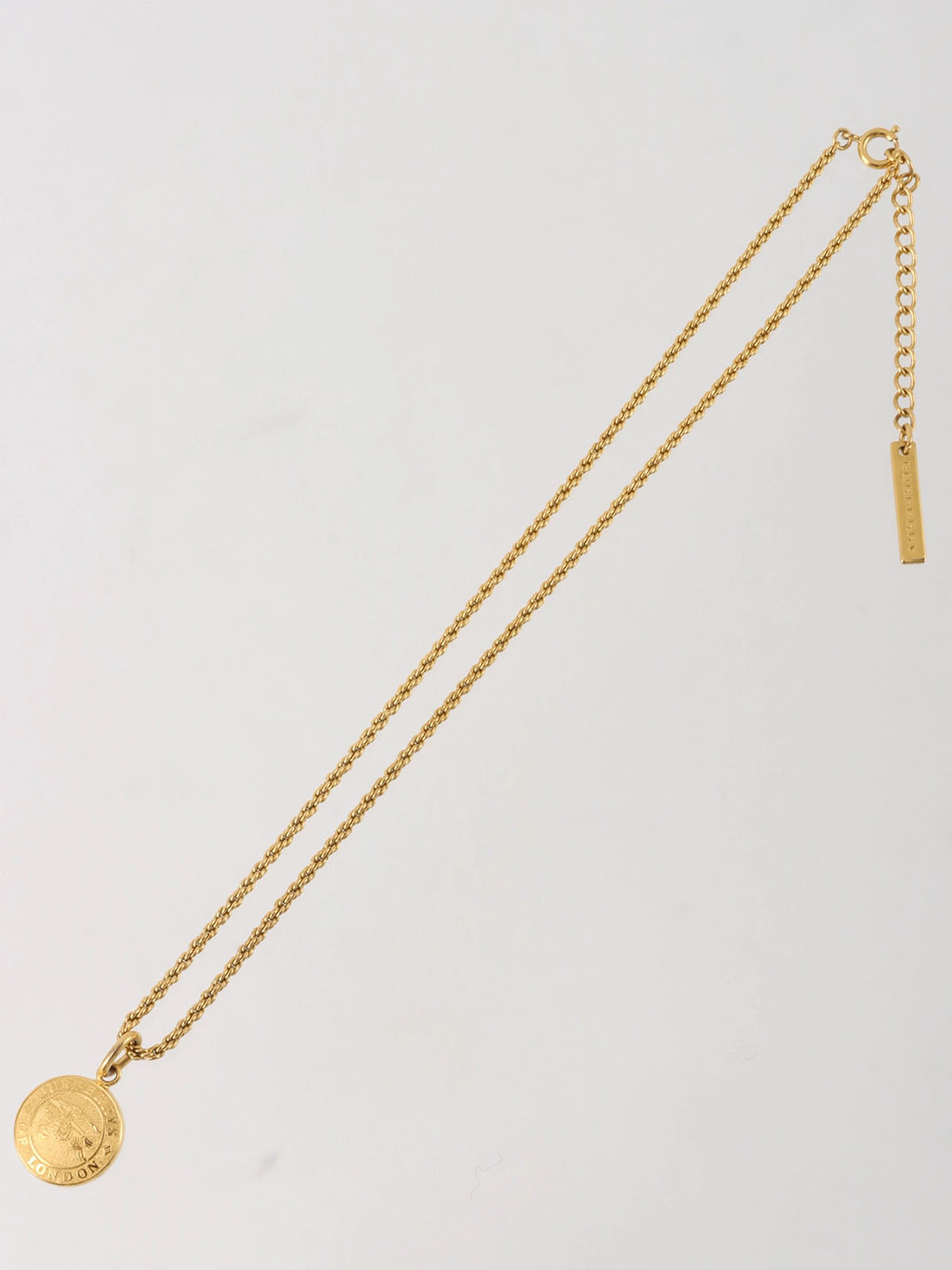 Round logo plate necklace in gold