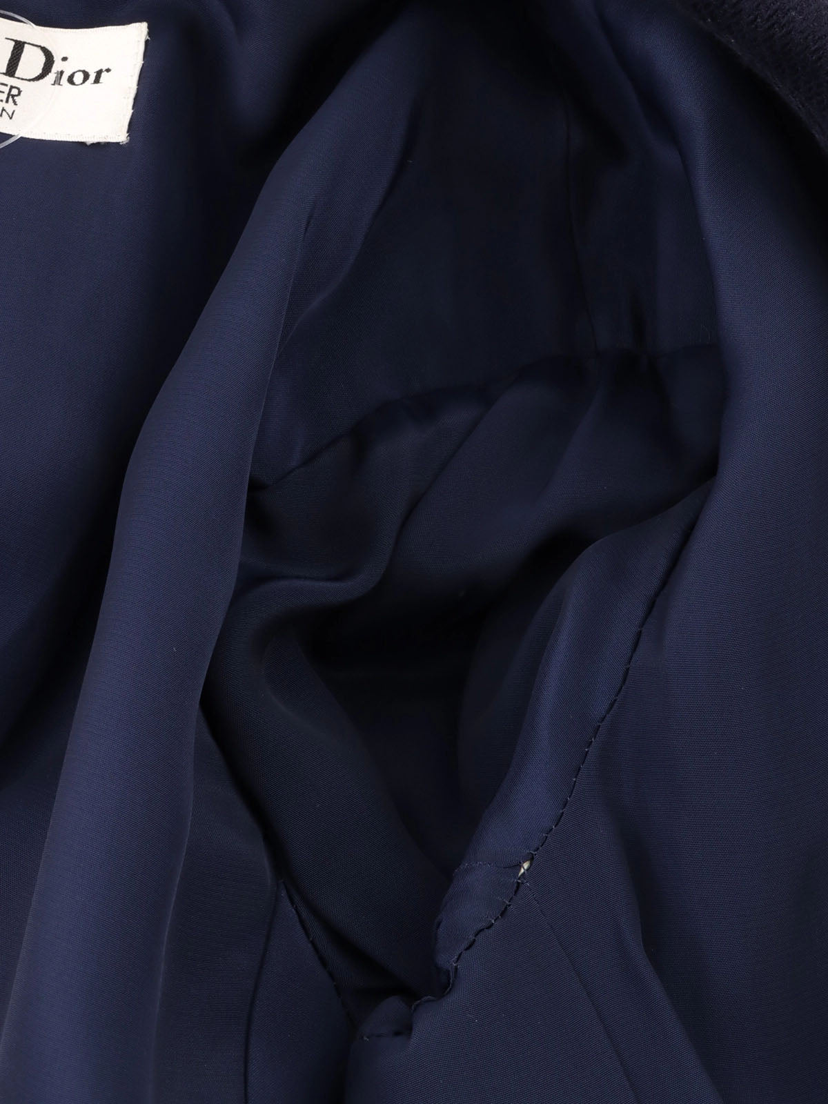 Navy wool round button set-up