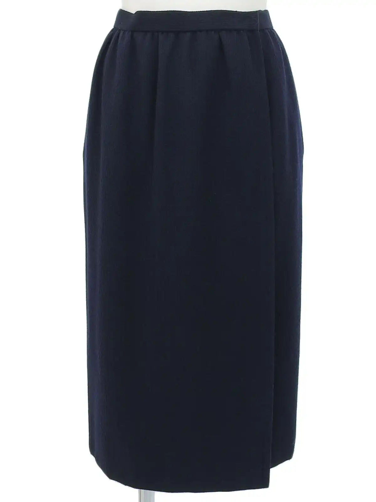 Navy wool round button set-up