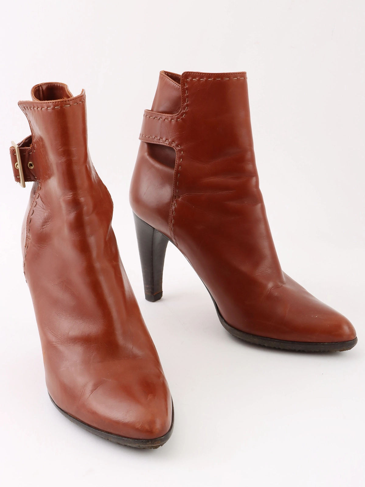 Brown leather logo buckle short boots