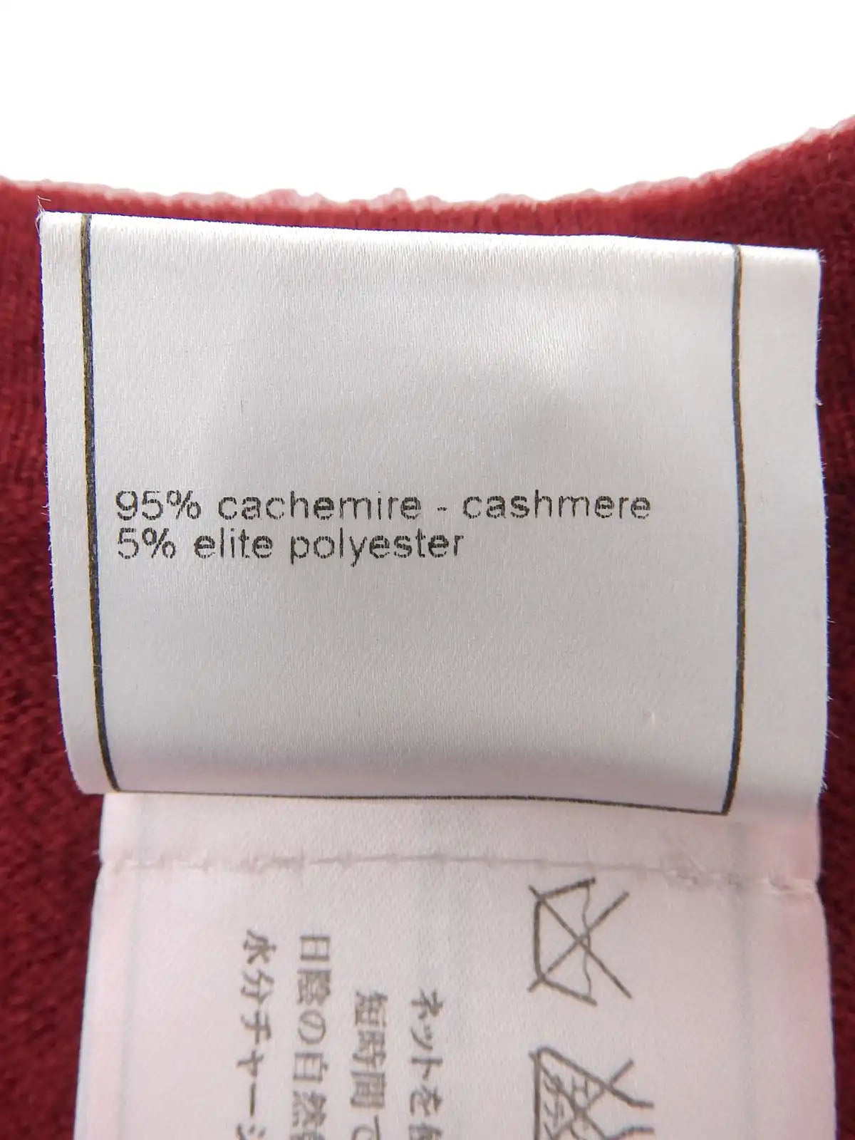 2002 Cashmere CC Mark Long Sleeve Knit Top in Red