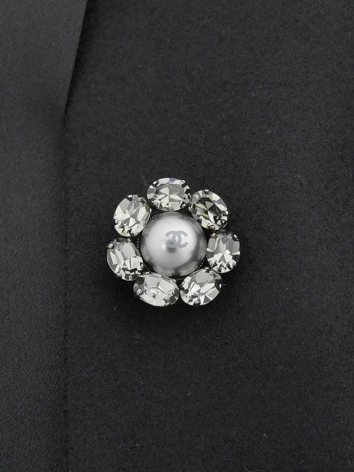 2008年製 ビジューパールCCマークボタンコート ブラック