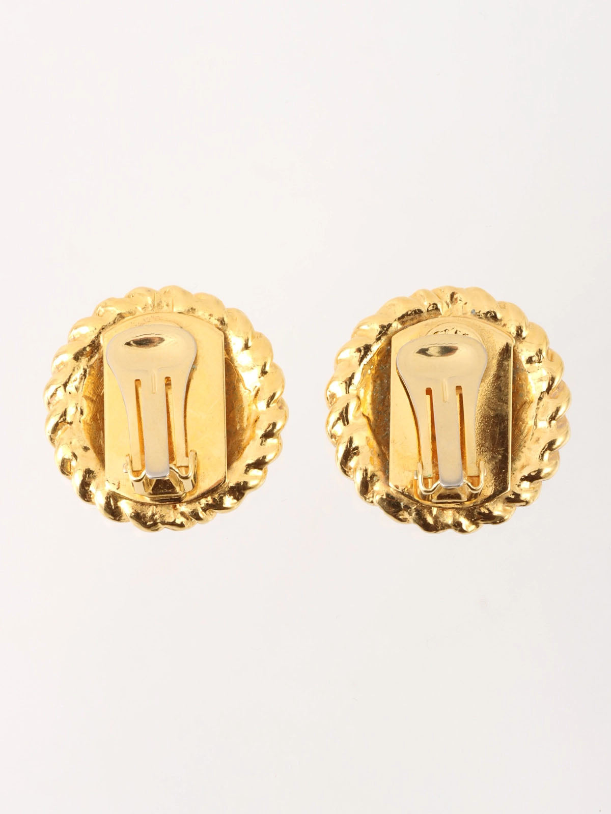Round Edge Chain Macadam Plate Earrings in Gold