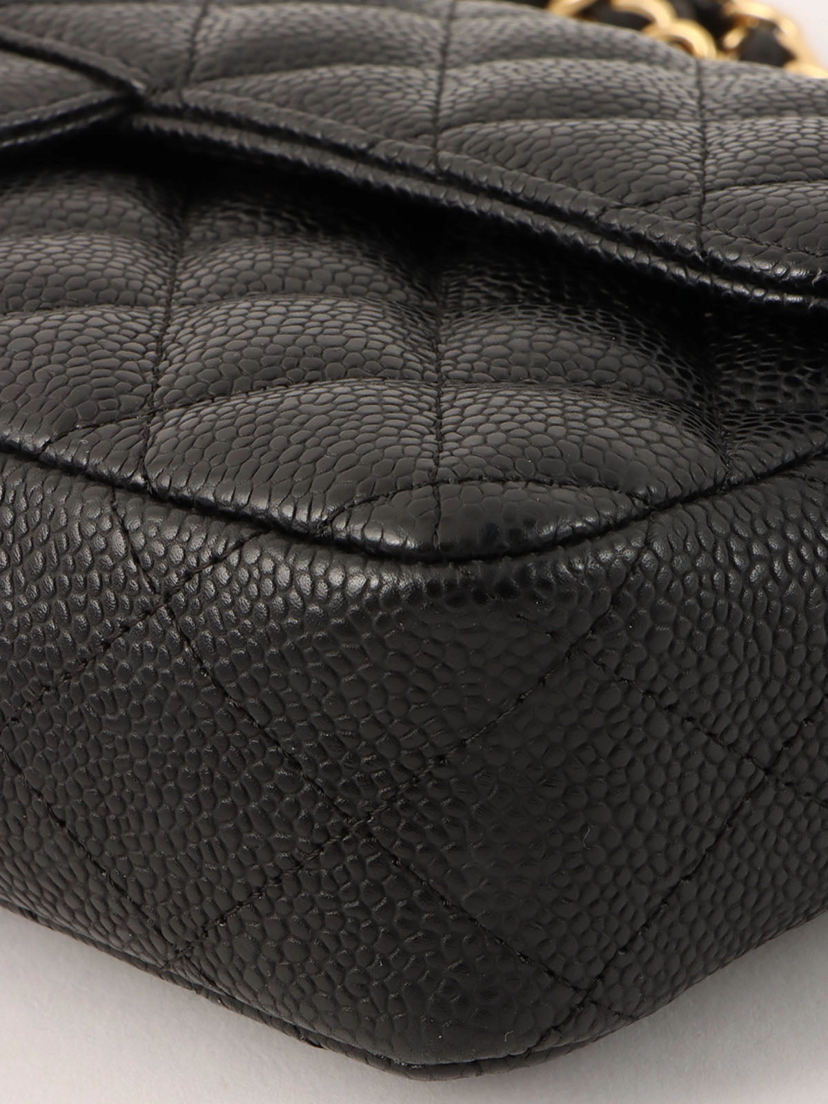 2008 East West Caviar Skin Chain Bag in Black