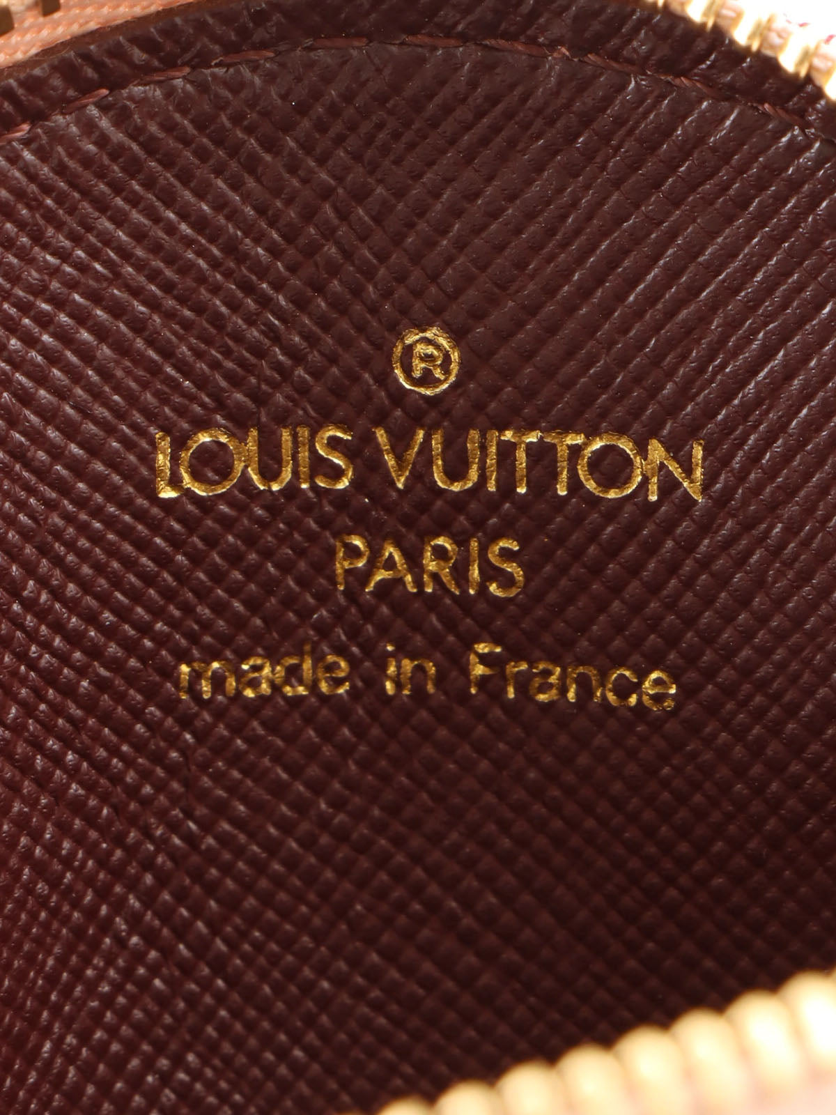 2005 年 Monogram Mini Porte Monnaie 长樱桃色
