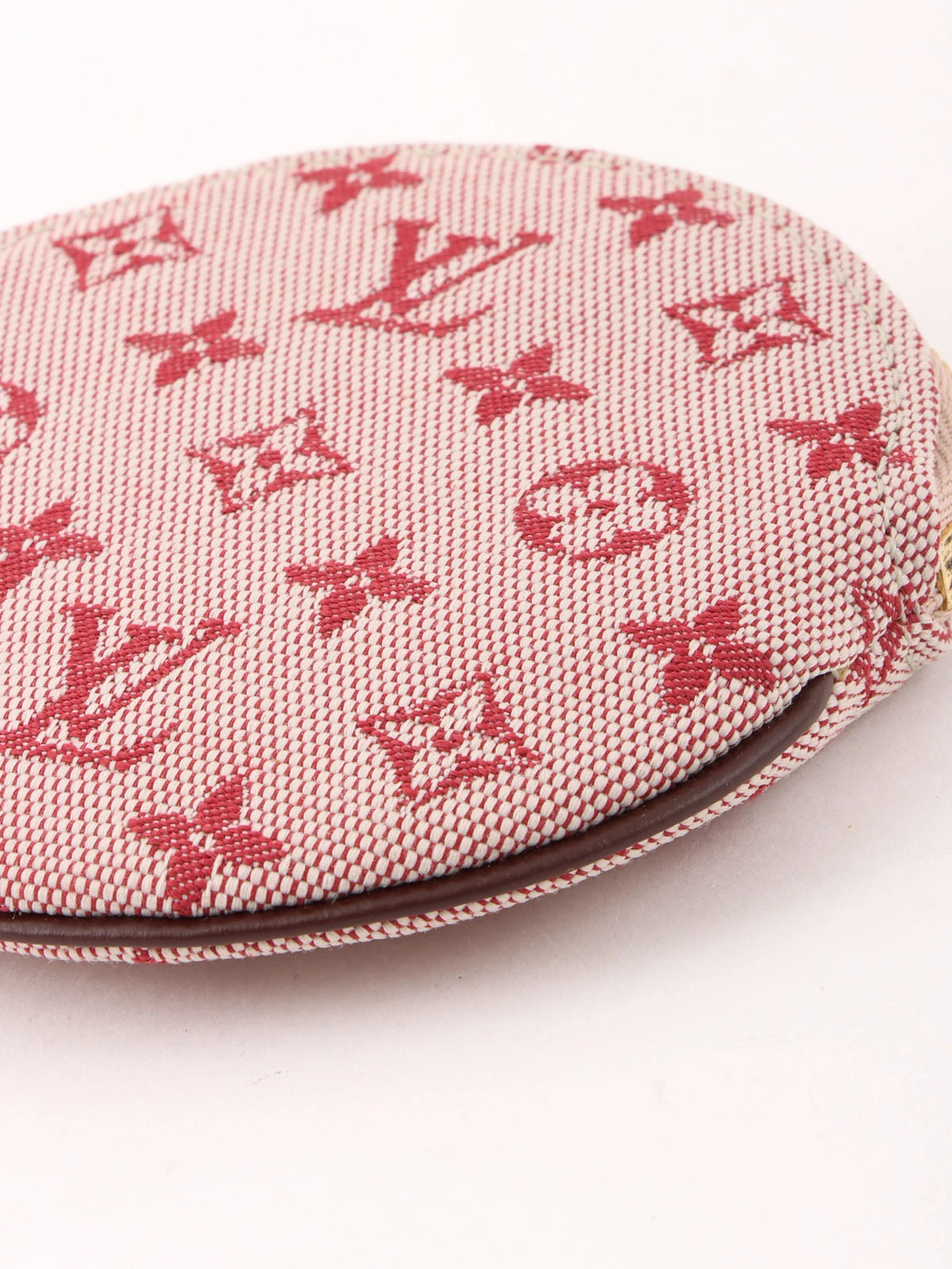 2005 年 Monogram Mini Porte Monnaie 长樱桃色