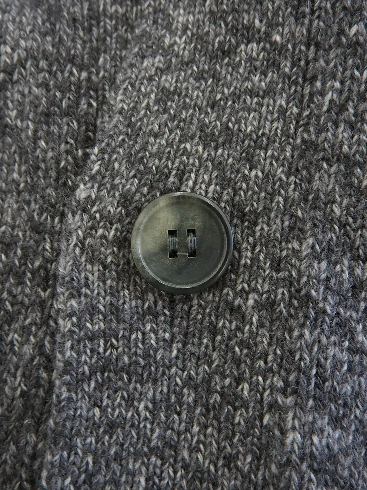 カシミアロゴ刺繍カーディガン　グレー