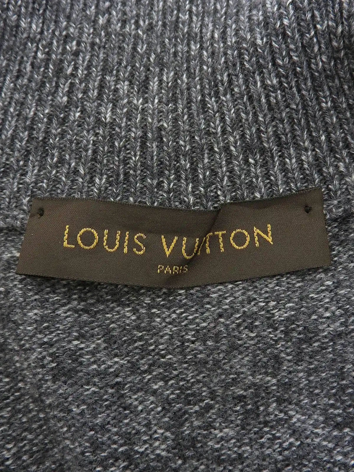 Cashmere logo embroidered cardigan in grey