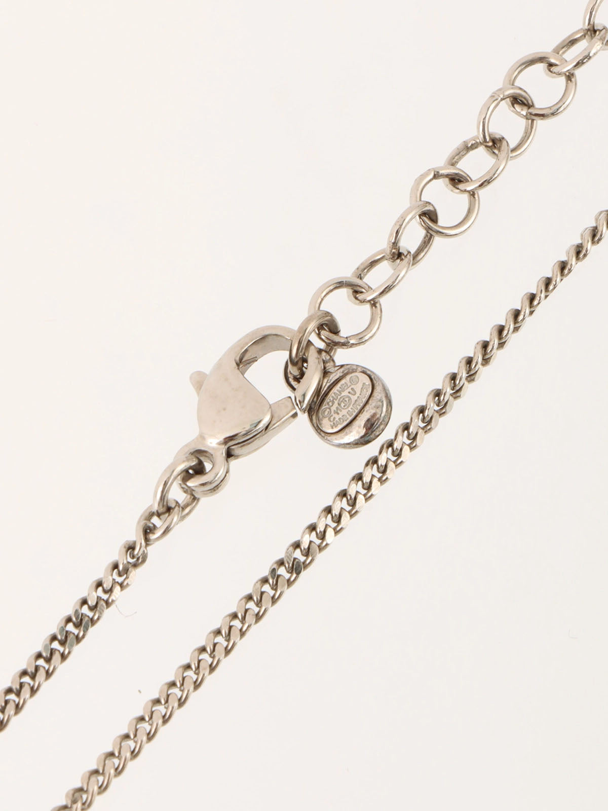 2011 Rhinestone Diamond Motif CC Mark Swing Necklace Silver/Champagne
