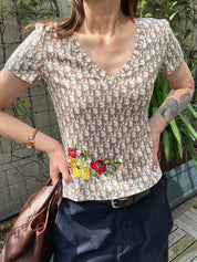 Flower Embroidered Trotter Logo Half Sleeve Top in Brown/White