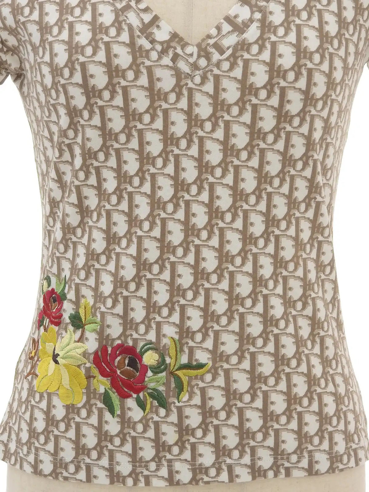 Flower Embroidered Trotter Logo Half Sleeve Top in Brown/White