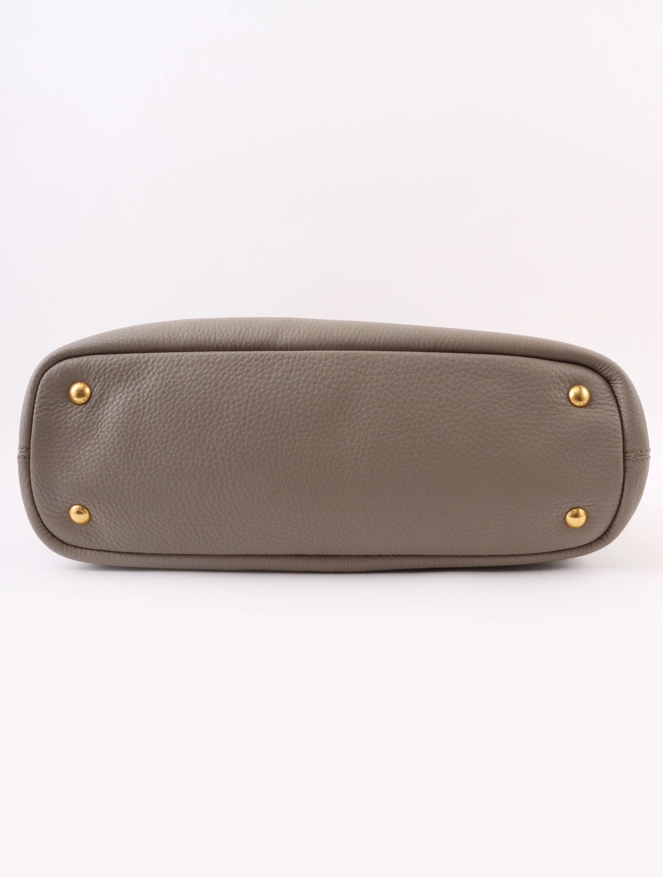 Leather logo plate tote bag in grey