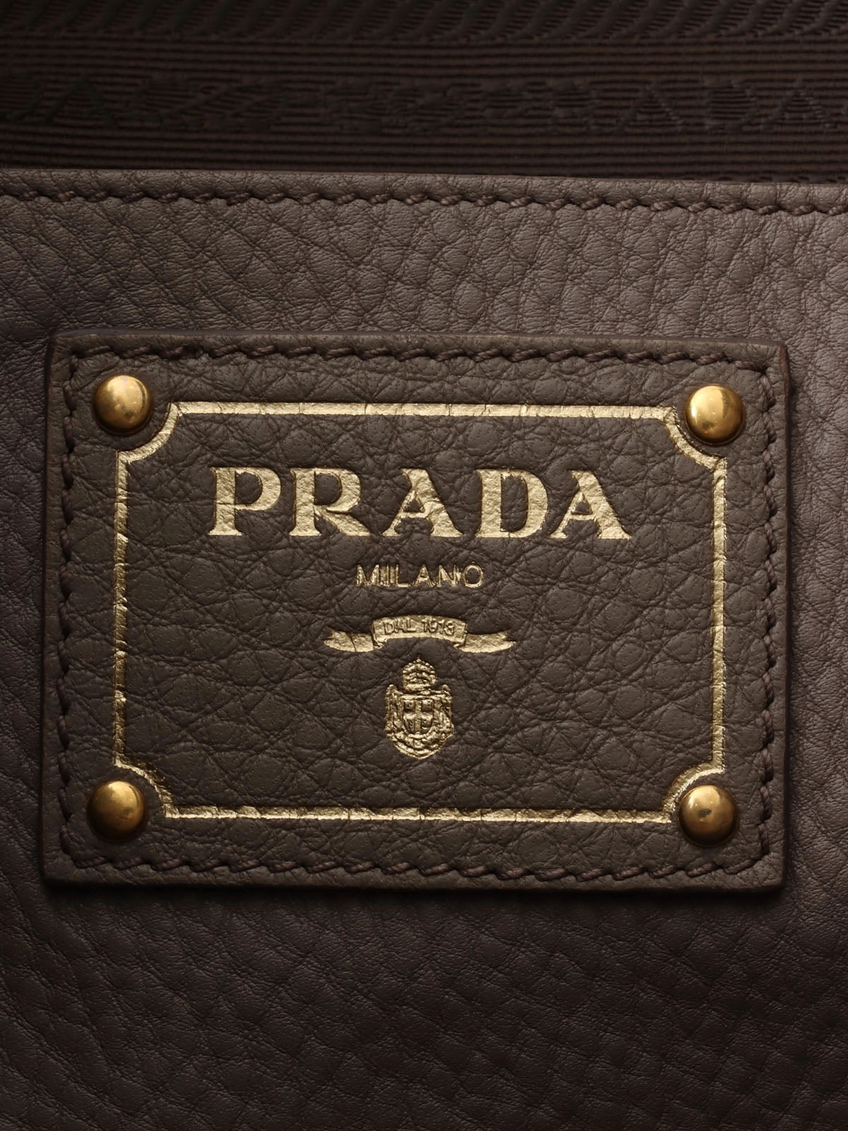 Leather logo plate tote bag in grey