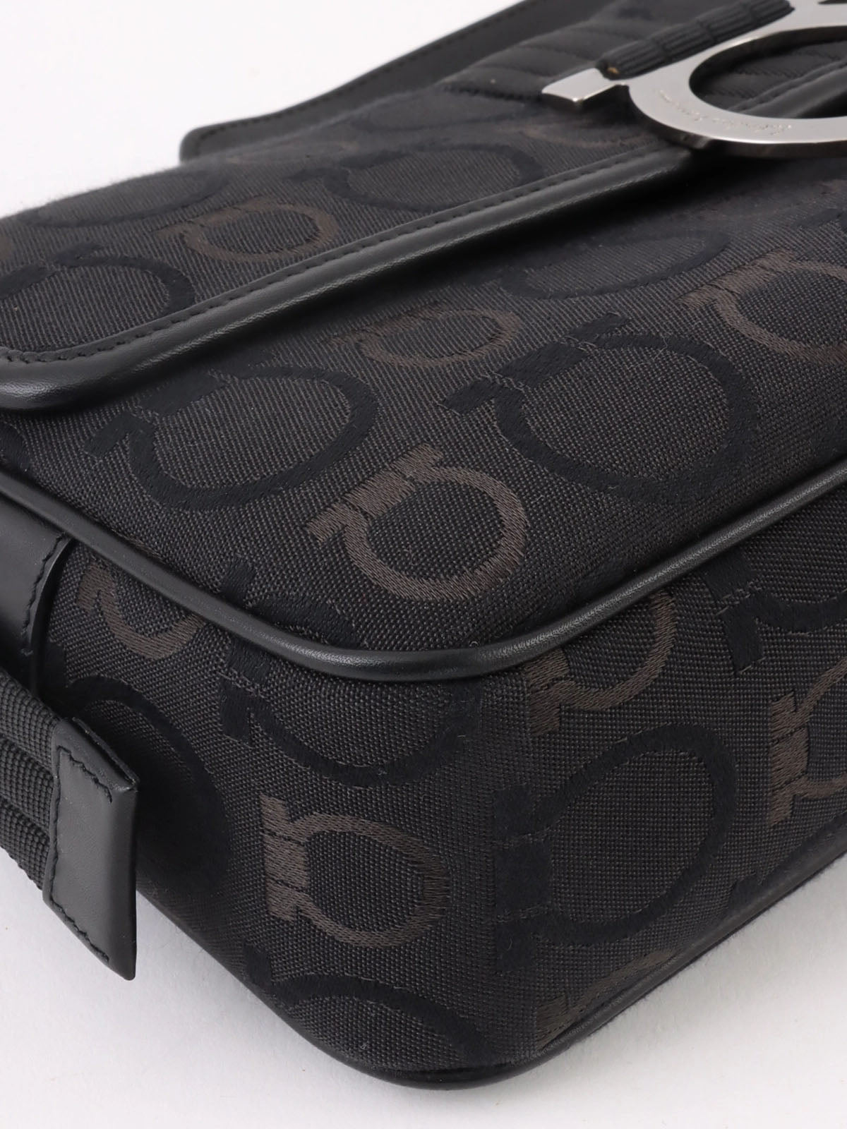 Gancini Plate Shoulder Bag in Black