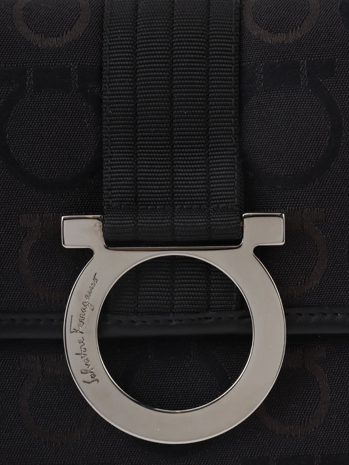 Gancini Plate Shoulder Bag in Black