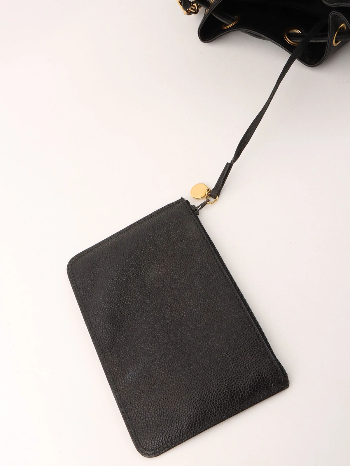 1997 Caviar Skin 6CC Mark Stitch Drawstring Shoulder Bag Black