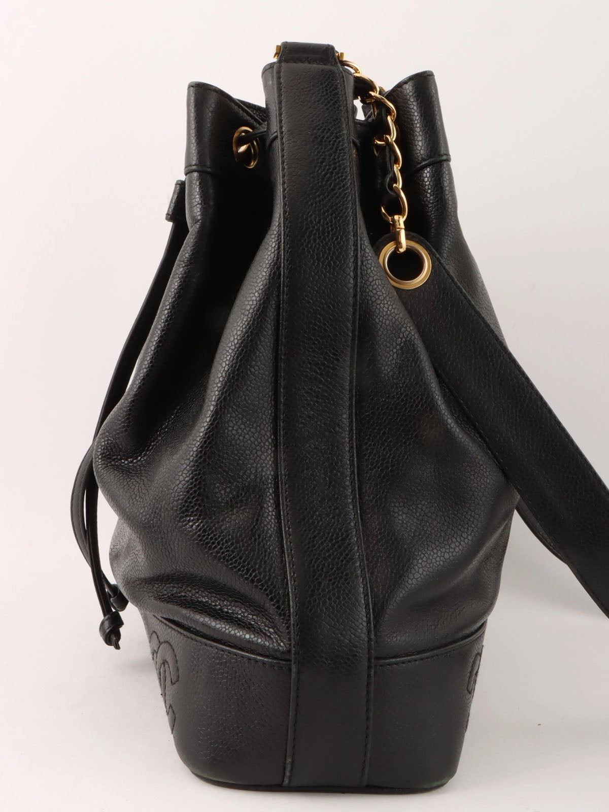 1997 Caviar Skin 6CC Mark Stitch Drawstring Shoulder Bag Black