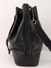 1997 Caviar Skin 6CC Mark Stitch Drawstring Shoulder Bag Black