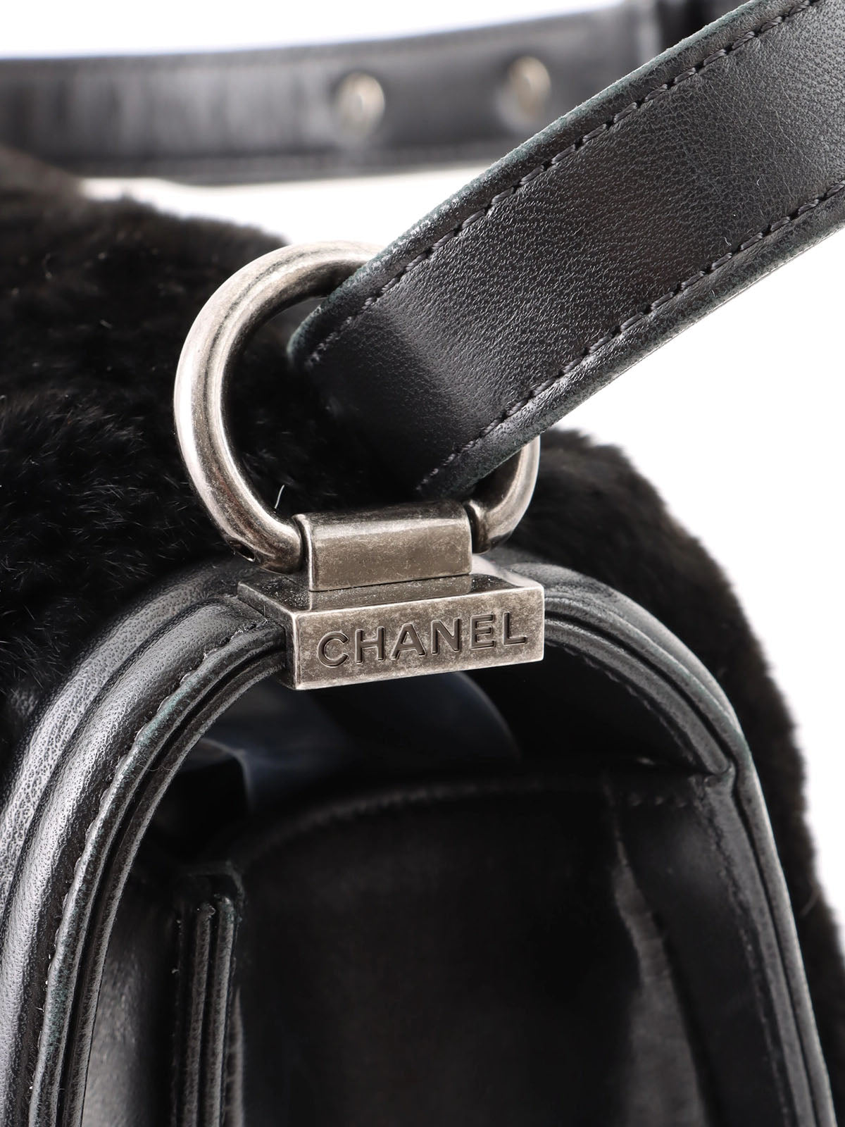 2015 水钻皮毛皮革组合男孩 Chanel 链条单肩包黑色
