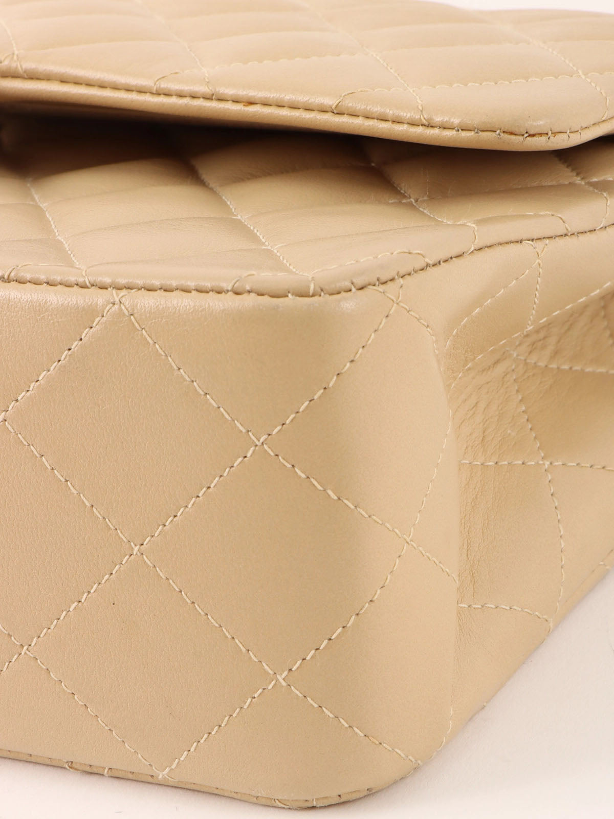 1995 Classic Flap Chain Bag 25cm Beige