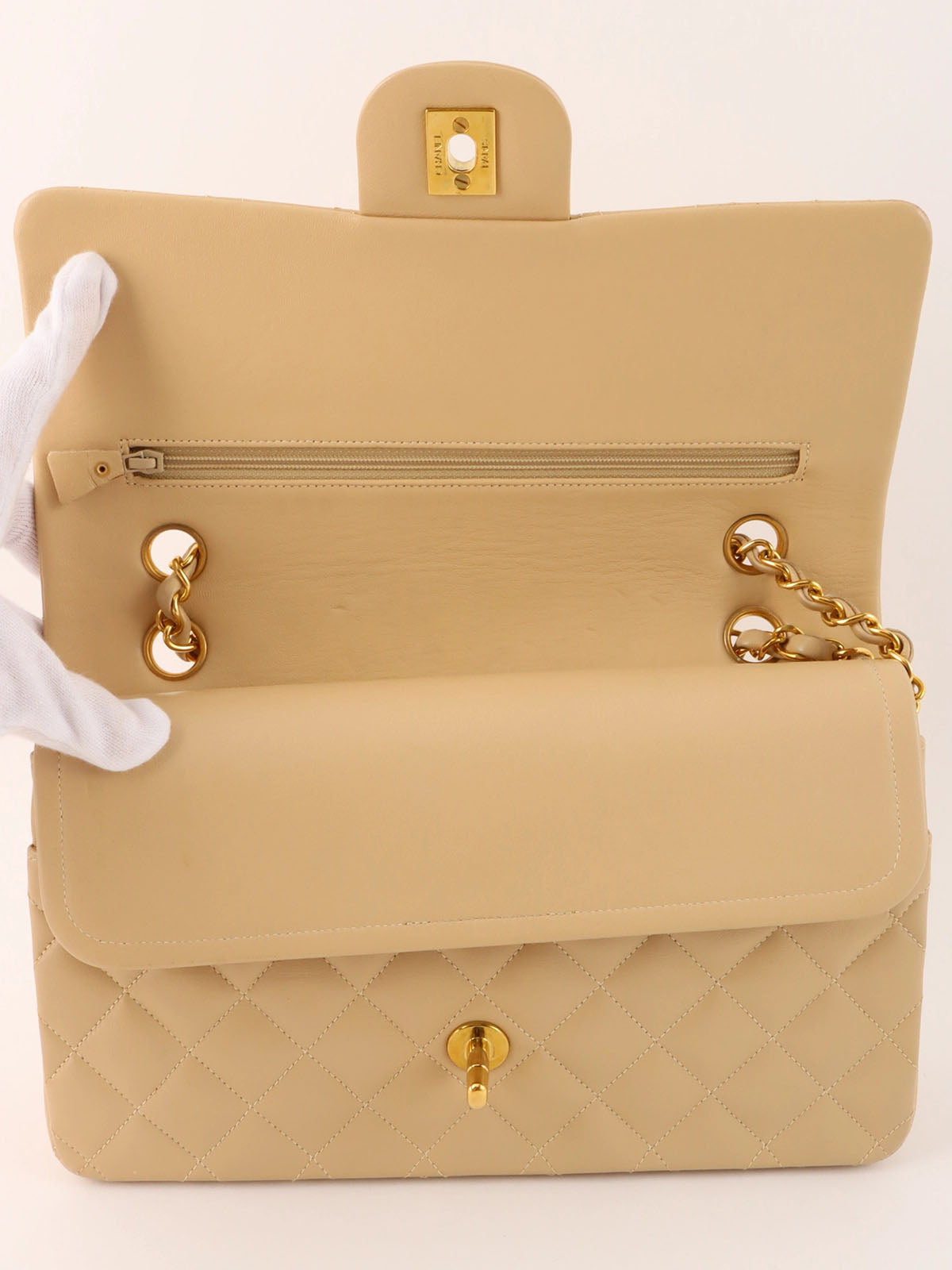 1995 Classic Flap Chain Bag 25cm Beige