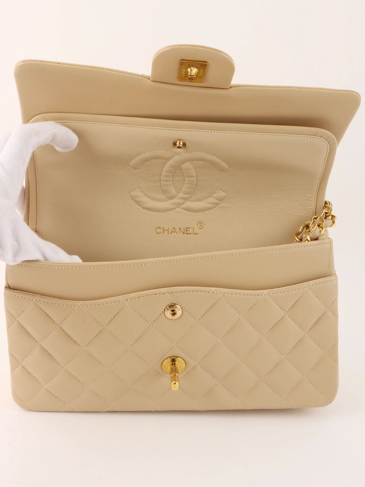 1995 Classic Flap Chain Bag 25cm Beige
