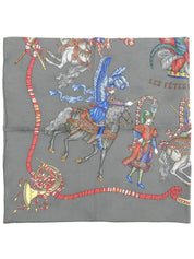 Carré 90 Les Fetes DU ROI Soleil Pattern Scarf Gray/Multi