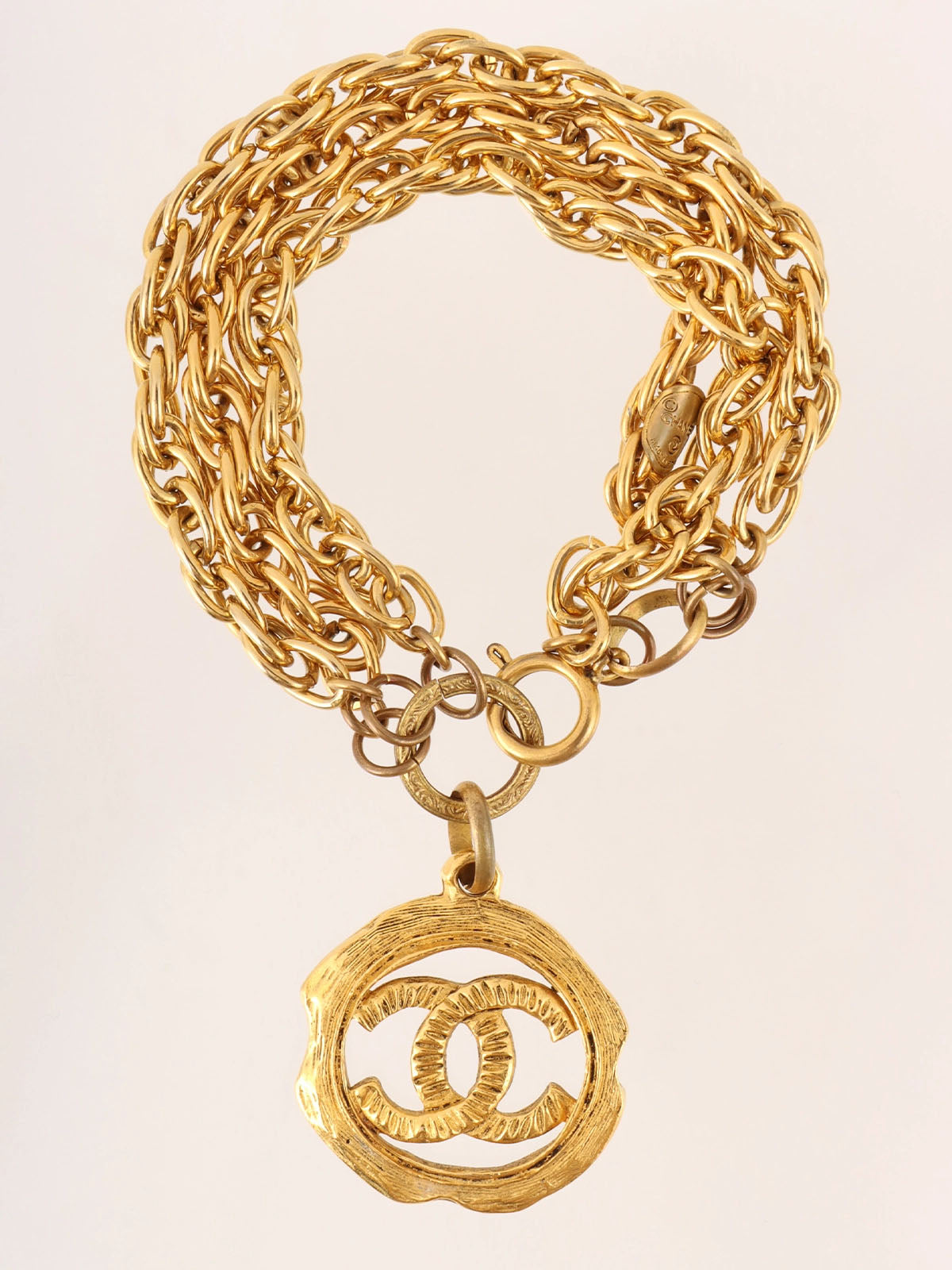 Round Cutout CC Mark Chain Bracelet in Gold