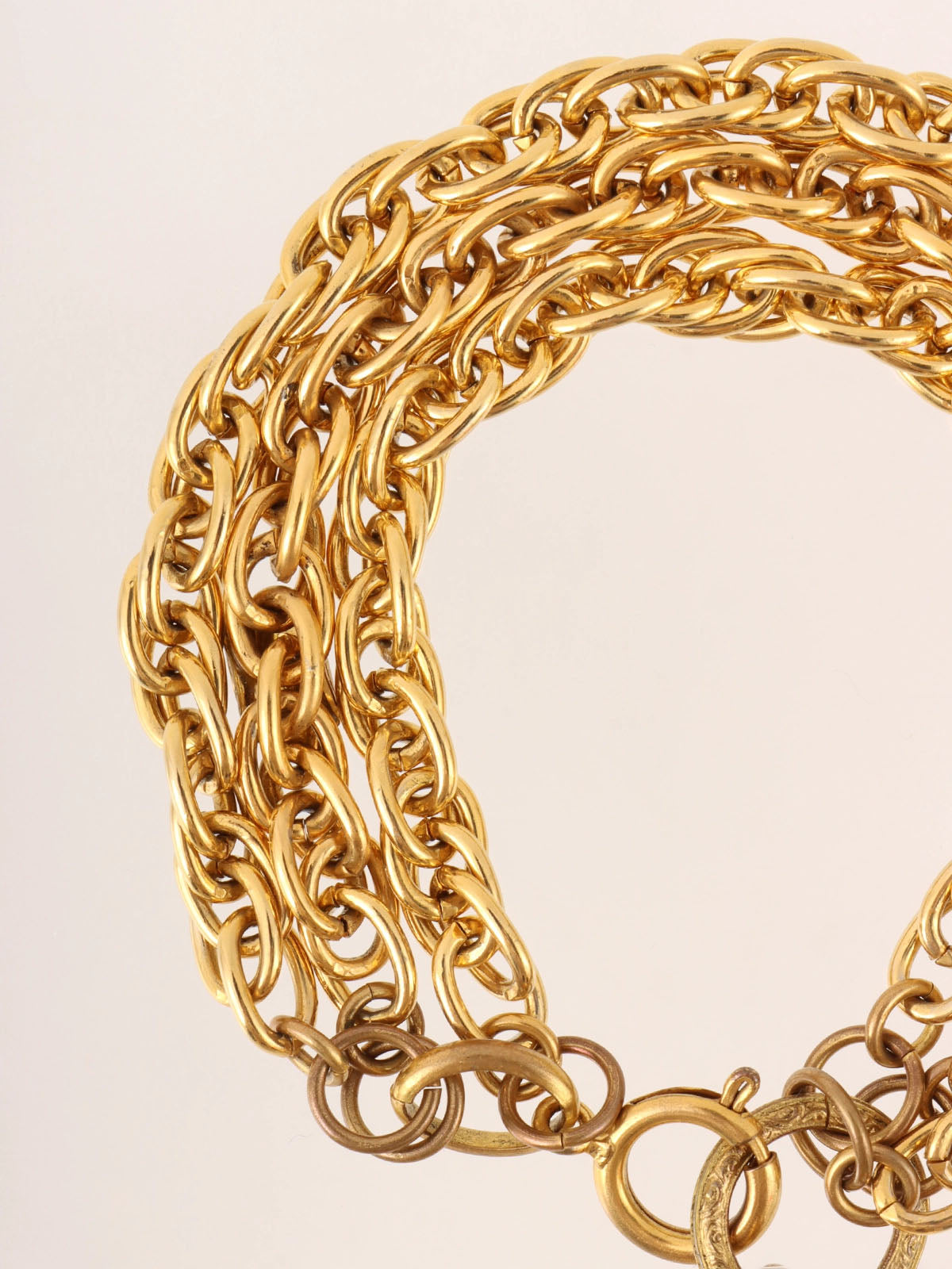 Round Cutout CC Mark Chain Bracelet in Gold