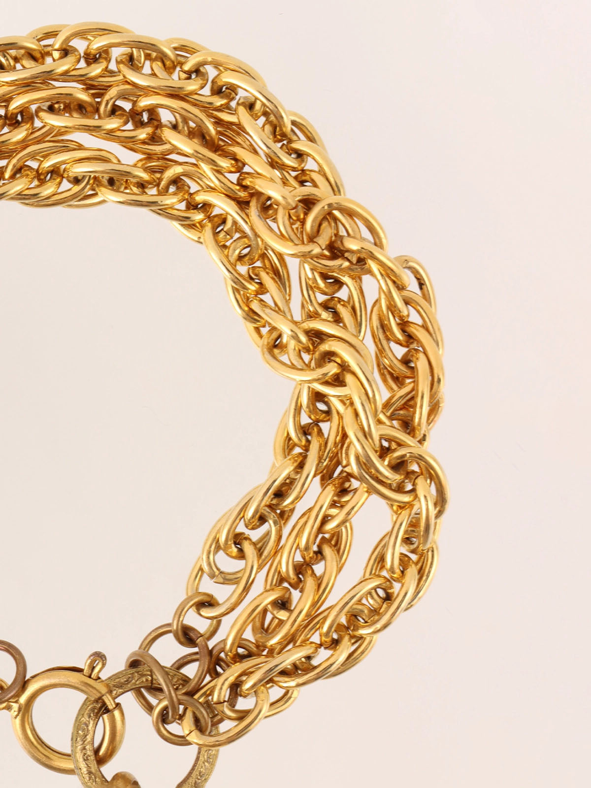 Round Cutout CC Mark Chain Bracelet in Gold