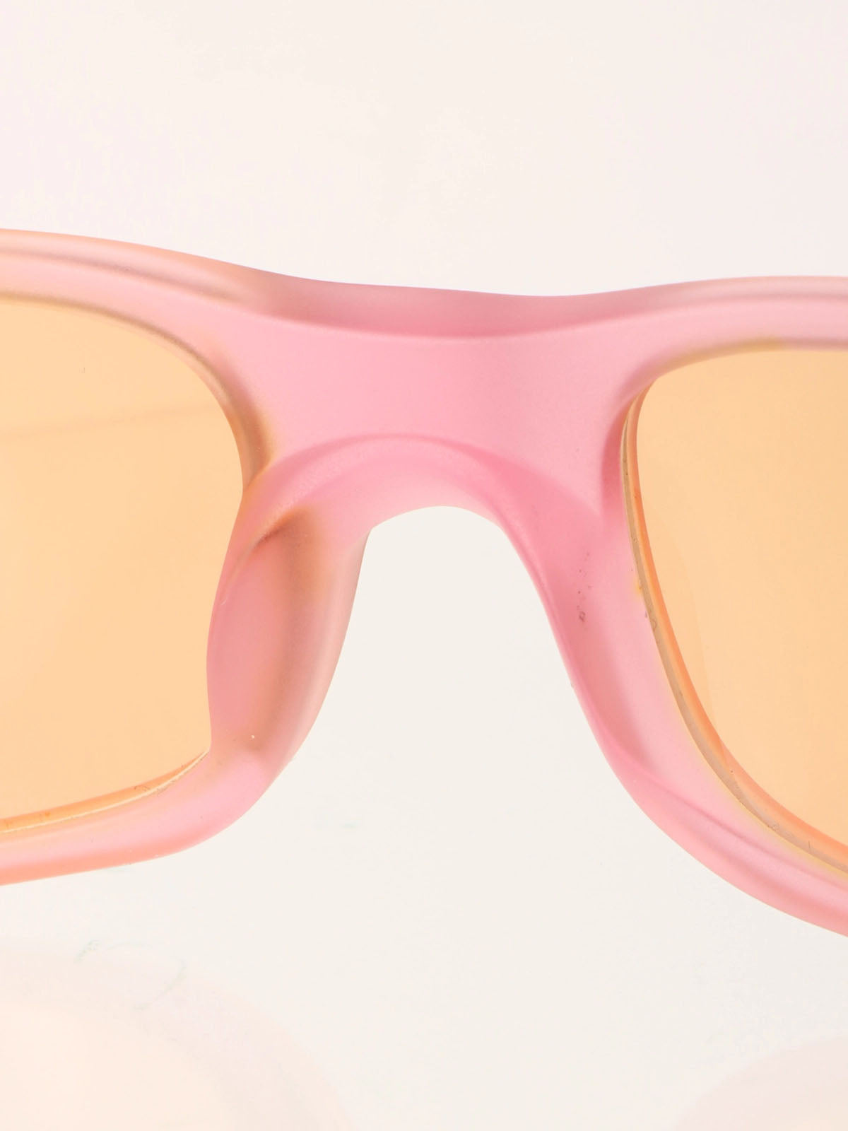 Rubber strap sunglasses in pink/orange