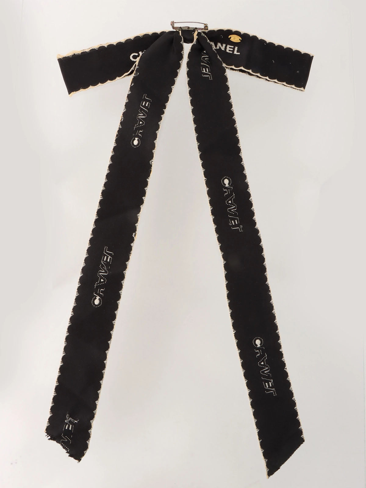 Logo ribbon brooch in black