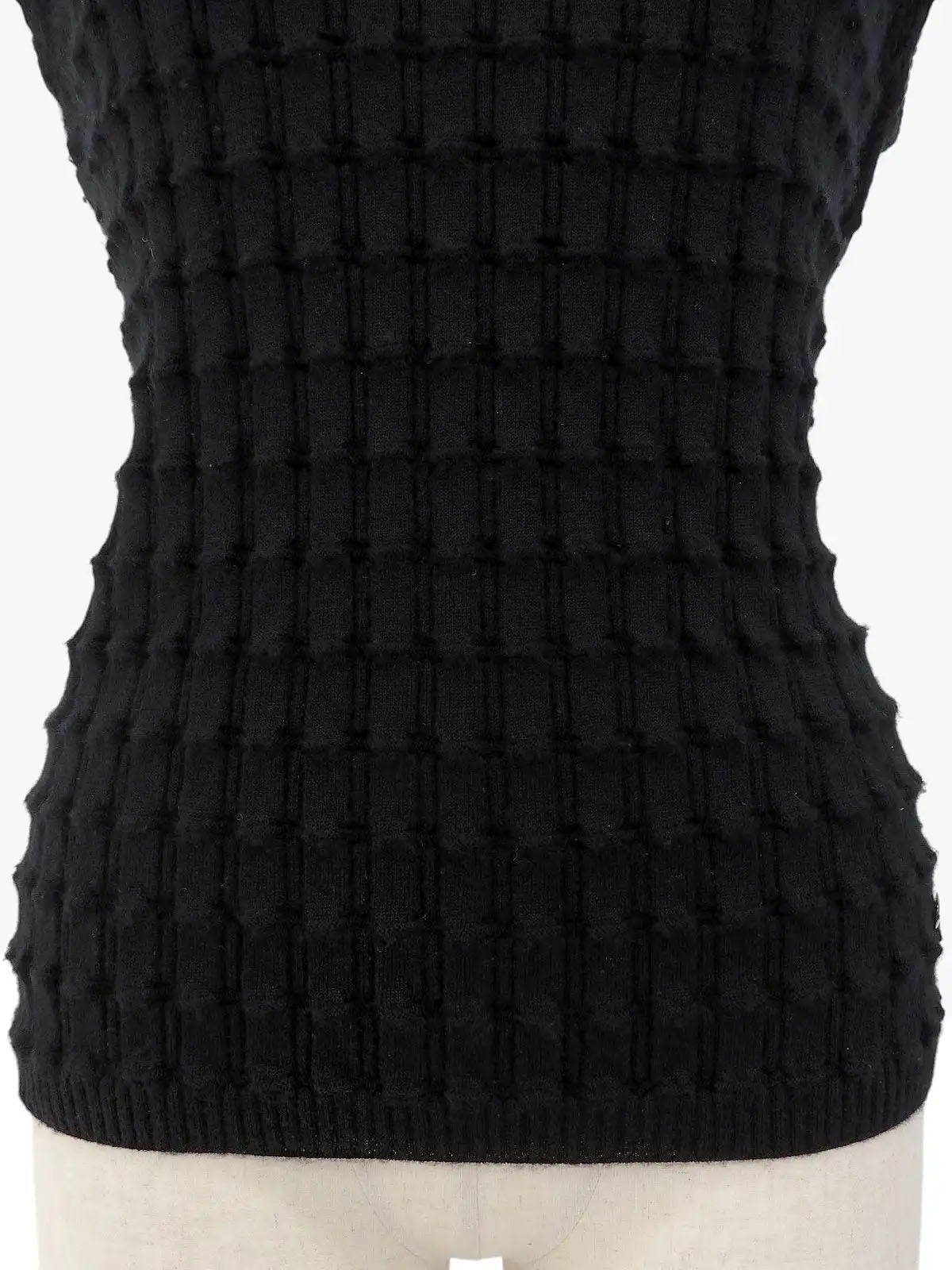 Cashmere Mini Logo Plate Sleeveless Knit in Black