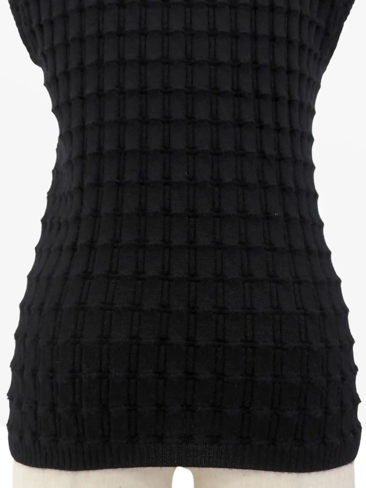 カシミアミニロゴプレートノースリーブニット ブラック