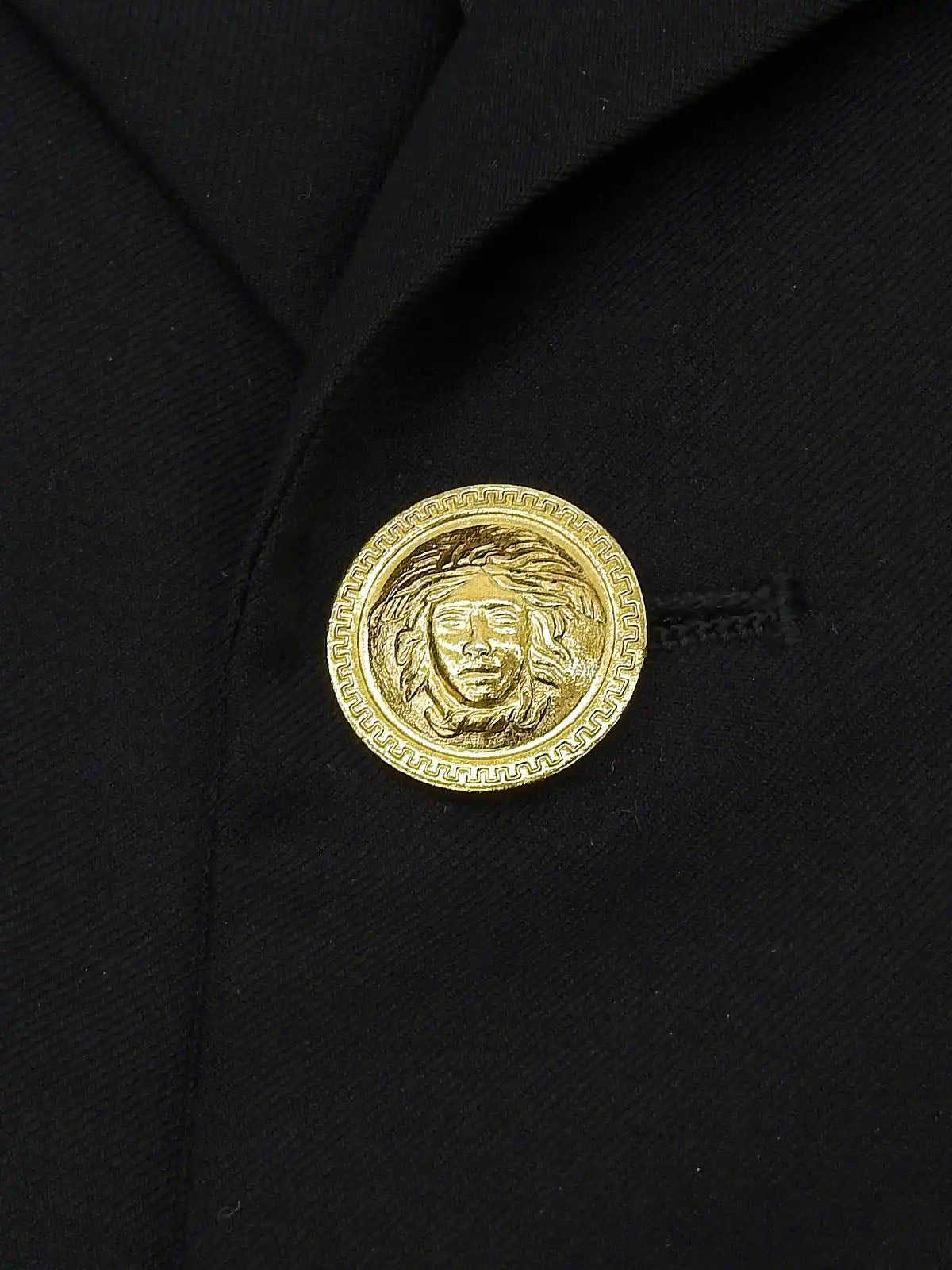 Wool Medusa Button Set in Black