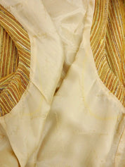 Striped Vara Plate Button Ensemble in Beige/Multi