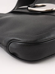 オーバルロゴプレートショルダーバッグ ブラック