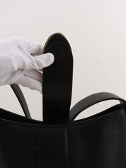 オーバルロゴプレートショルダーバッグ ブラック