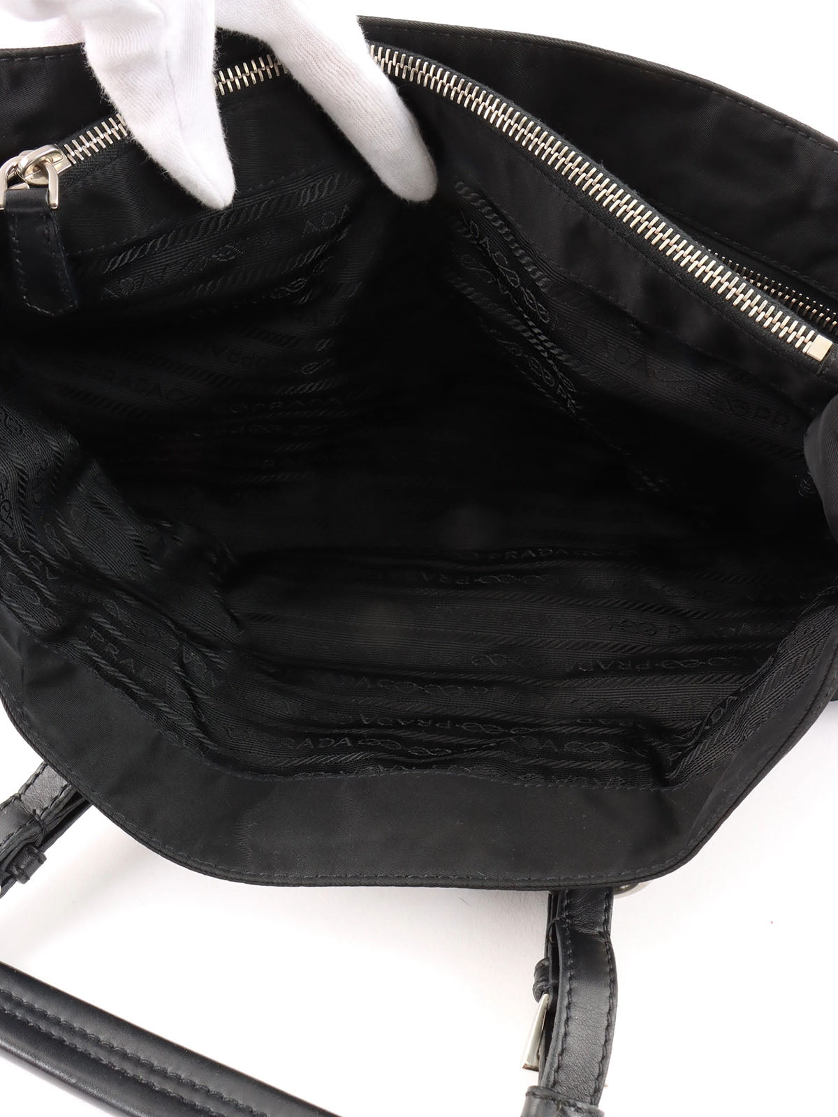 ナイロンロゴプレートトートバッグ　ブラック