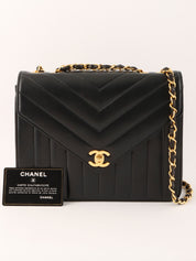 1992 Chevron CC Turnlock Chain Shoulder Bag, Black