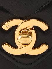 1992 Chevron CC Turnlock Chain Shoulder Bag, Black