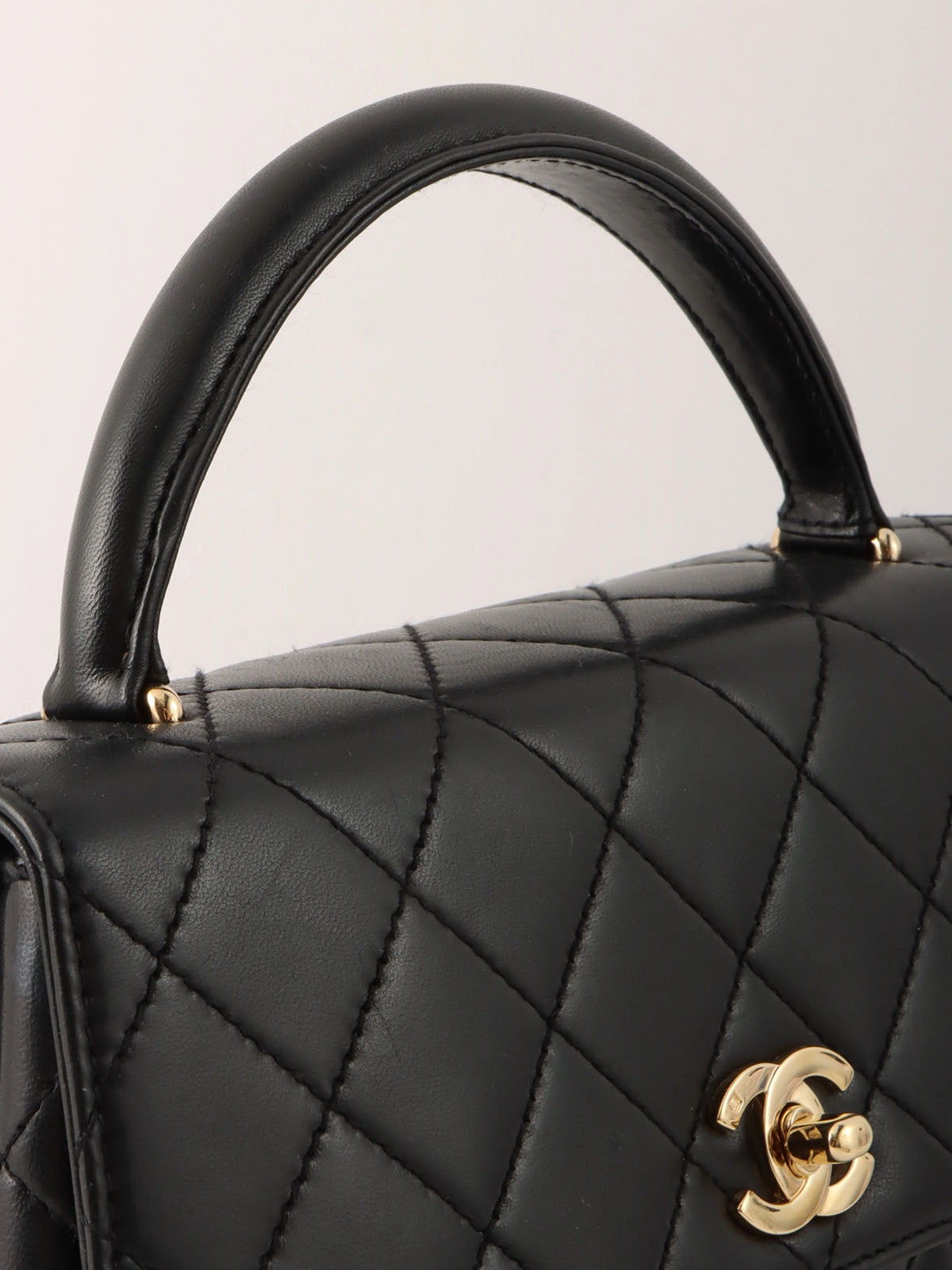 1998年頃製 マトラッセCCターンロックハンドバッグ ブラック