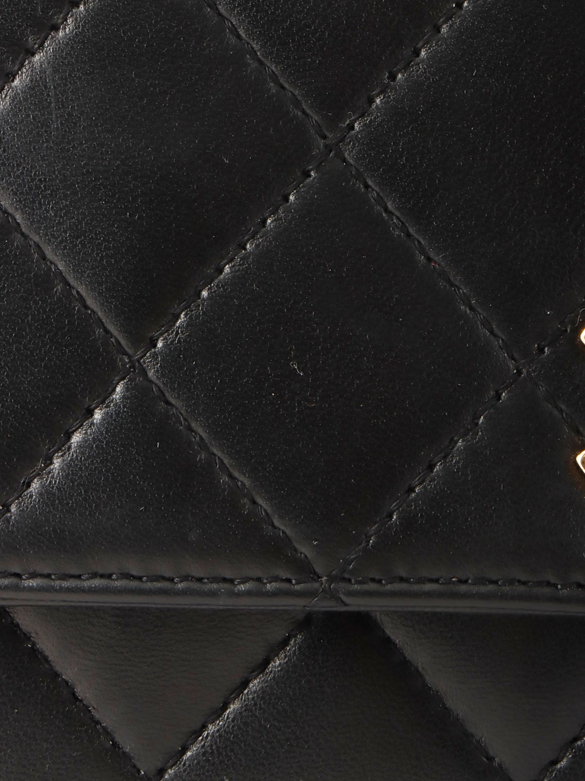 1998 Matelasse CC Turnlock Handbag in Black