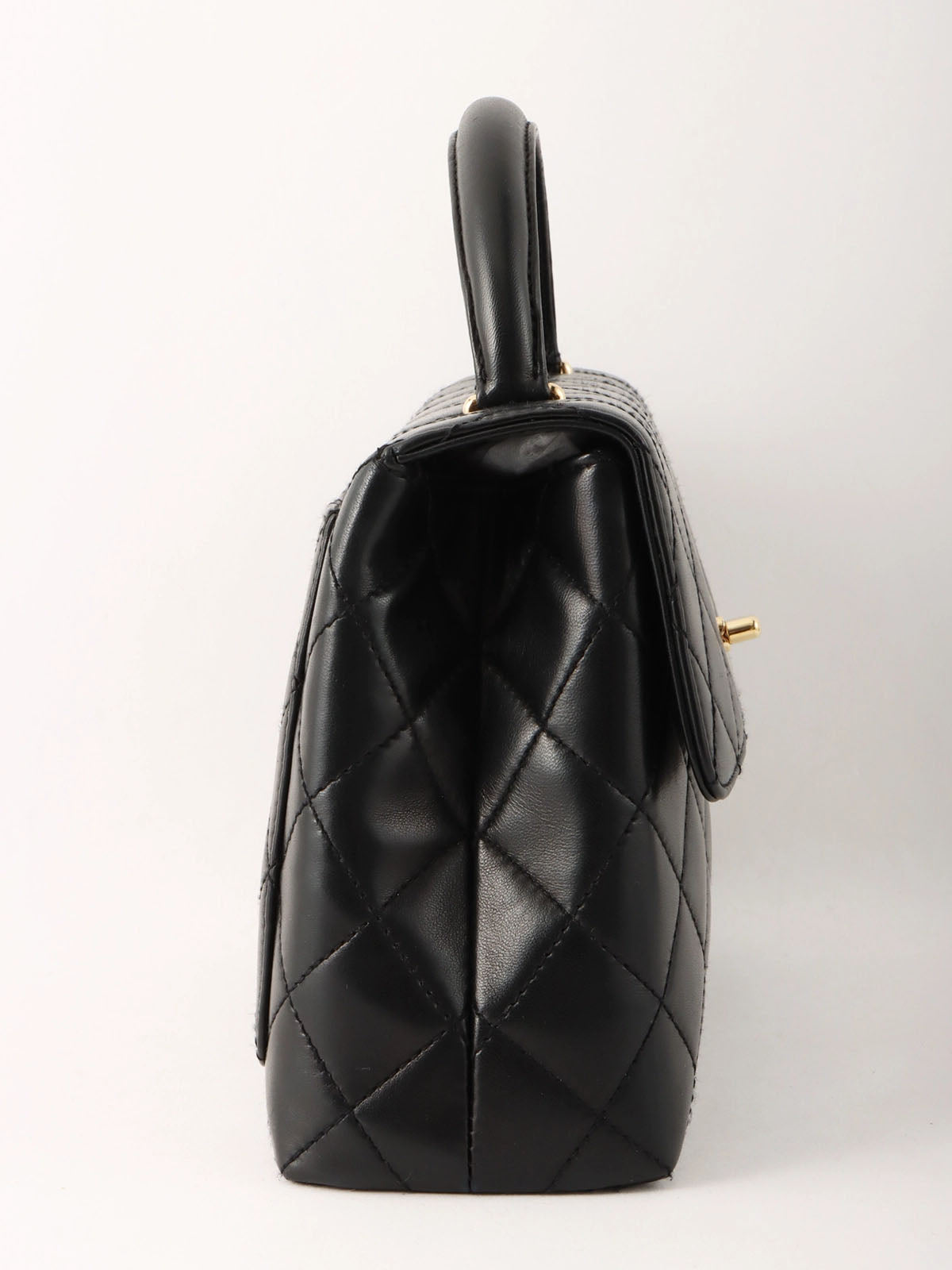 1998 Matelasse CC Turnlock Handbag in Black