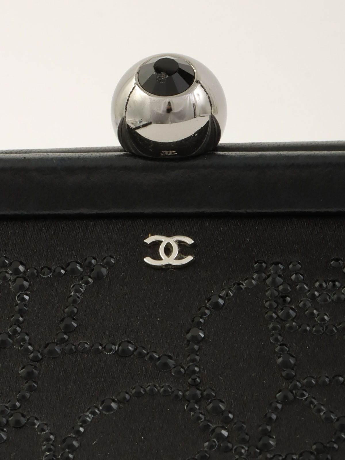 2004年頃製 シルクサテンラインストーンCCマークがま口ミニハンドバッグ ブラック