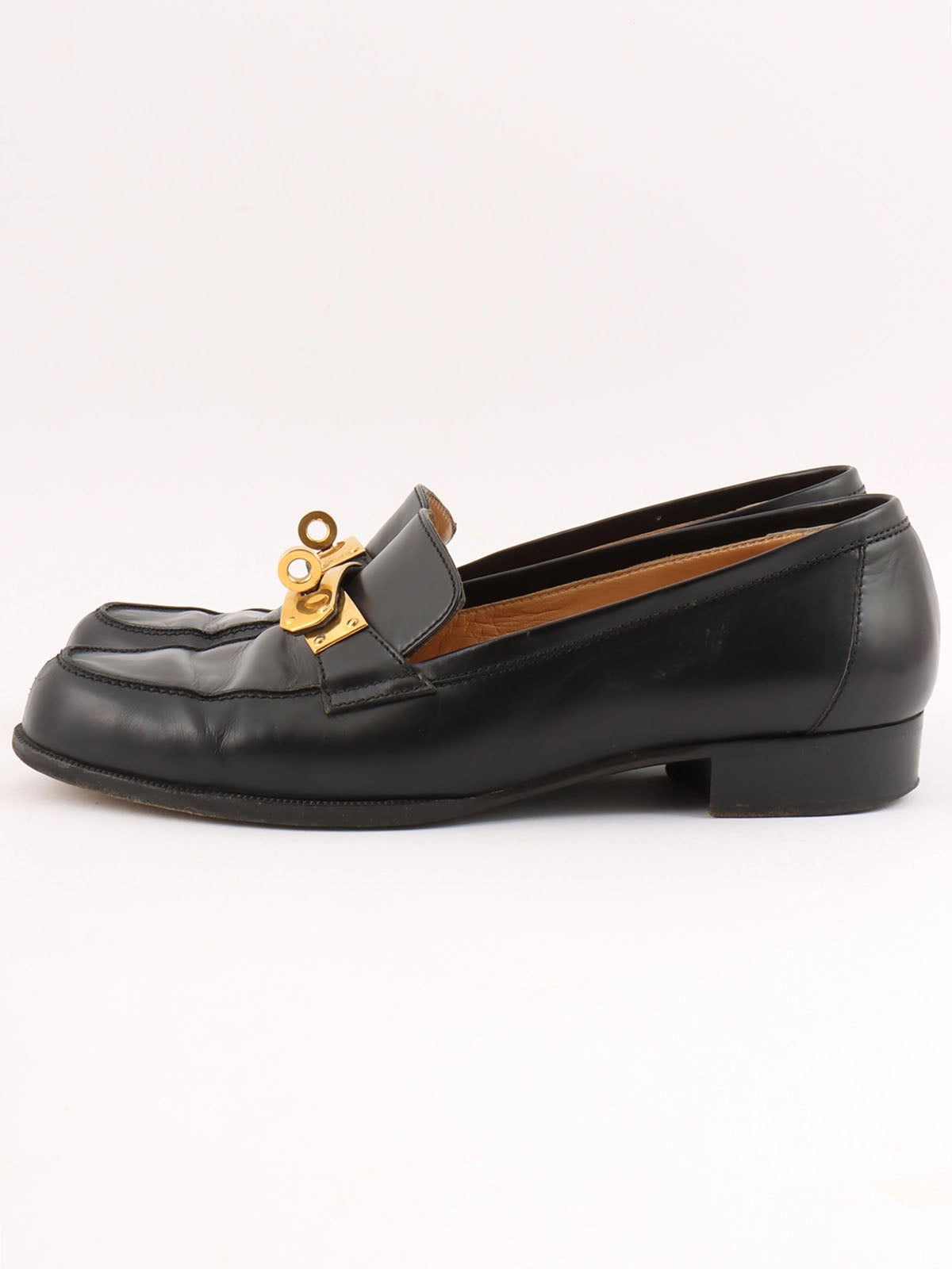 Kelly Loafers in Black