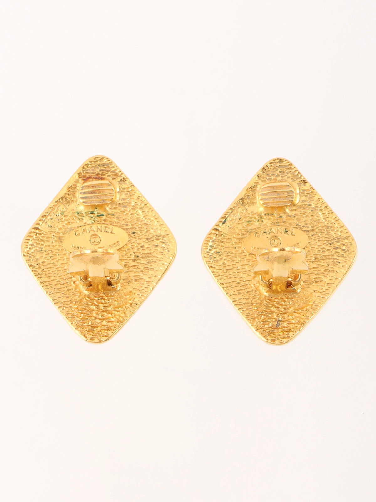 Diamond motif CC mark earrings gold