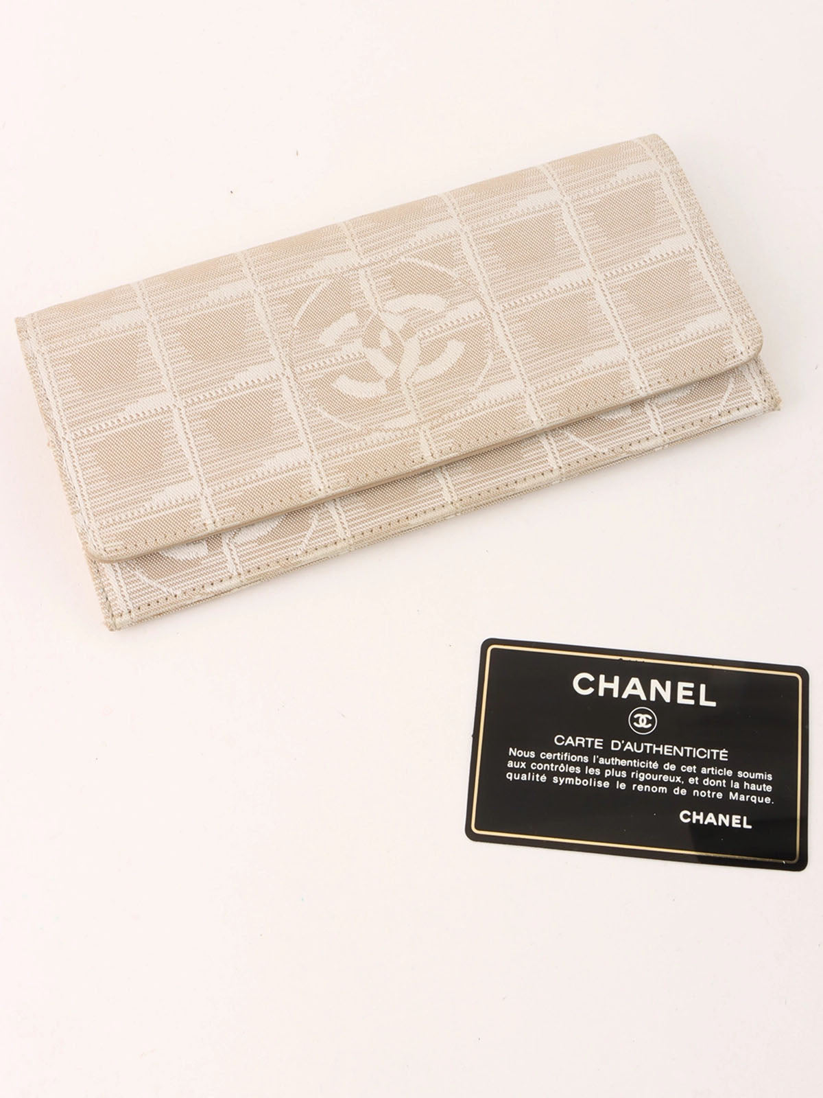 2001 New Travel Wallet, Beige