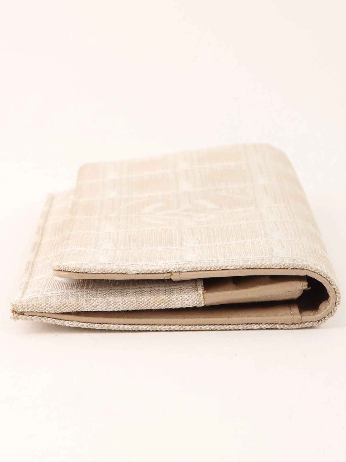 2001 New Travel Wallet, Beige